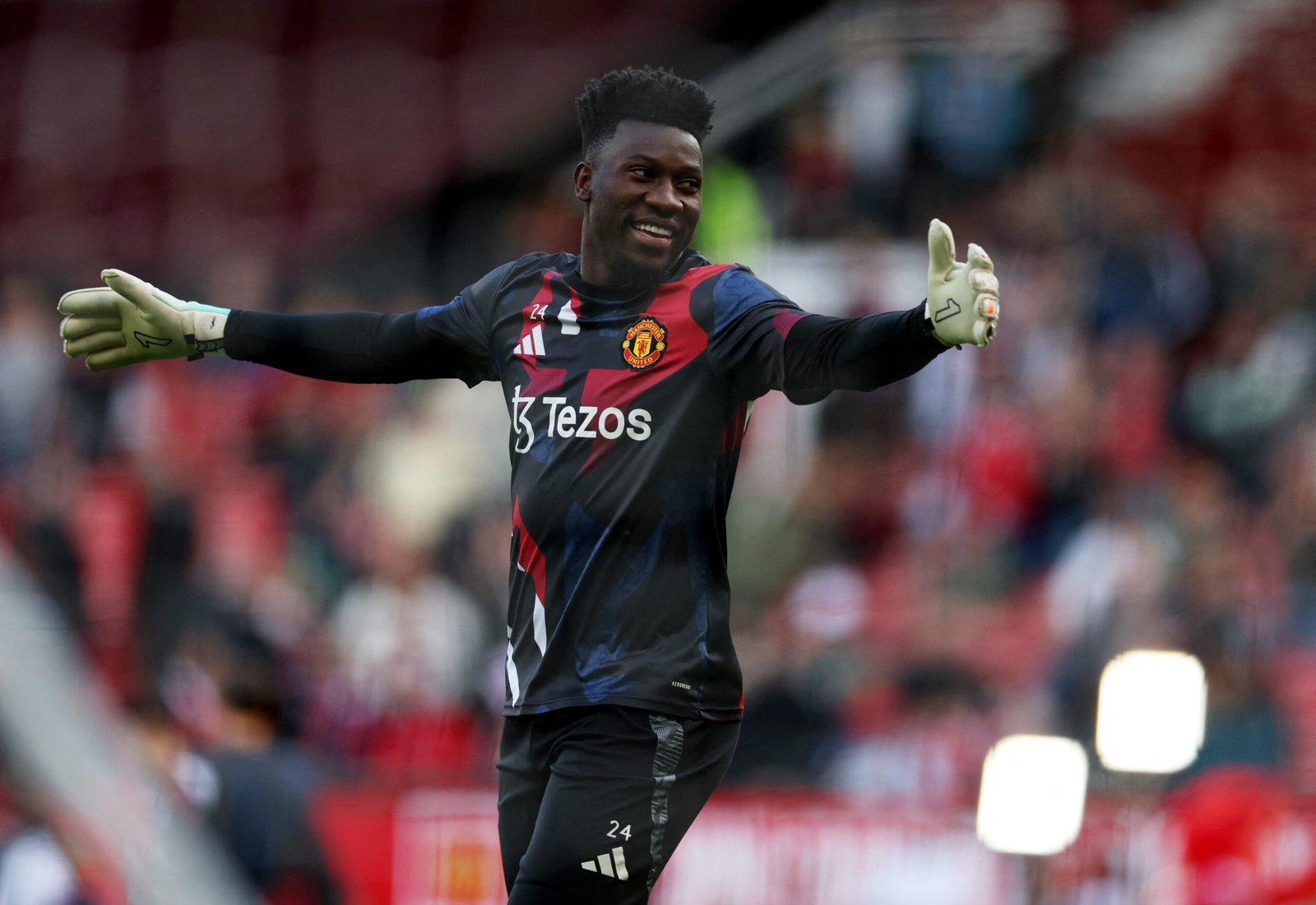 Andre Onana rejette transfert Monaco, fans spéculent sur son futur.