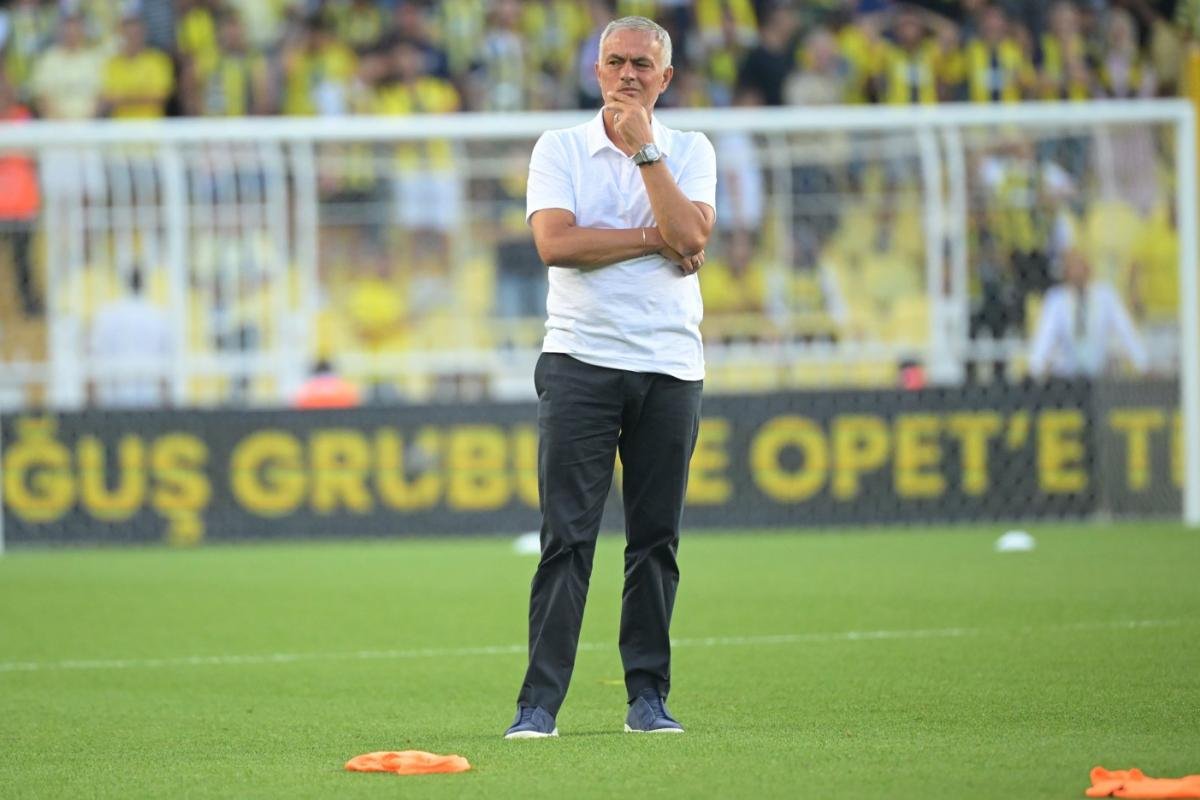 José Mourinho nommé entraîneur du Benfica officielement