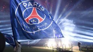 Lire la suite à propos de l’article Transfert annulé : il rejoint le PSG en urgence !