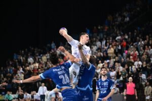 Lire la suite à propos de l’article Aymeric Minne propulse Nantes vers victoire à Kielce en LdC