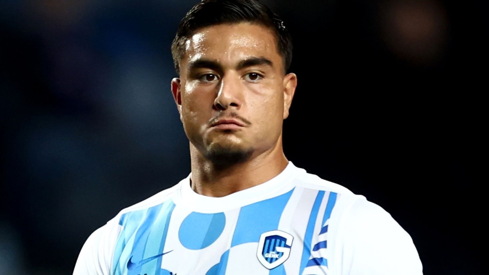 You are currently viewing Erabi quitte Genk pour Preston en Championship : un pari offensif