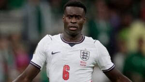 Lire la suite à propos de l’article Marc Guehi incertain pour l&rsquo;Angleterre : un quart de finale sous tension
