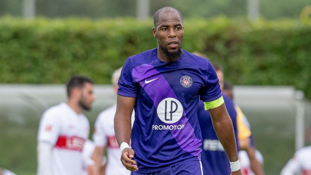 You are currently viewing L’OM s’intéresse à Djibril Sidibé : piste sérieuse ou coup de comm ?