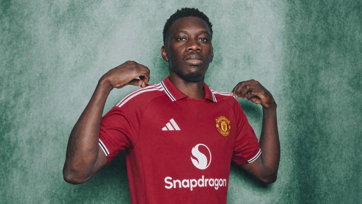 You are currently viewing Ismaïla Sarr vers Manchester United : l’ailier sénégalais dans le viseur