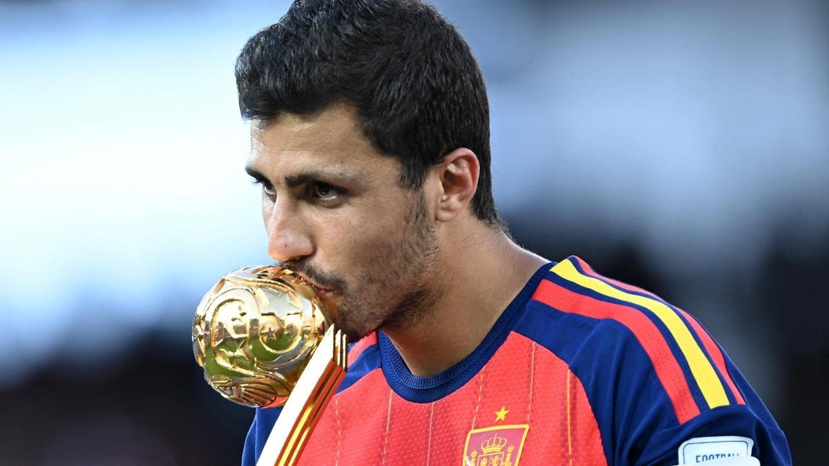 You are currently viewing Rodri champion du monde : le Real Madrid face à un dossier brûlant