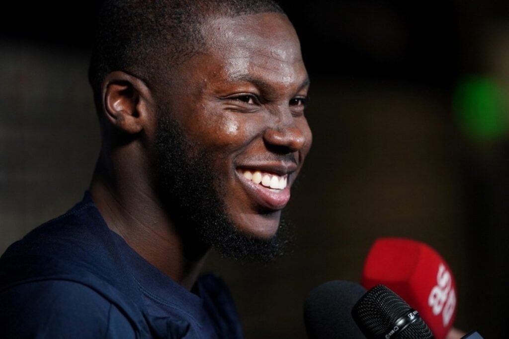 Musah, Milan et Leeds : un milieu à la croisée des chemins