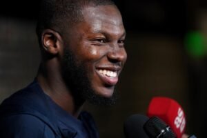 Lire la suite à propos de l’article Musah, Milan et Leeds : un milieu à la croisée des chemins