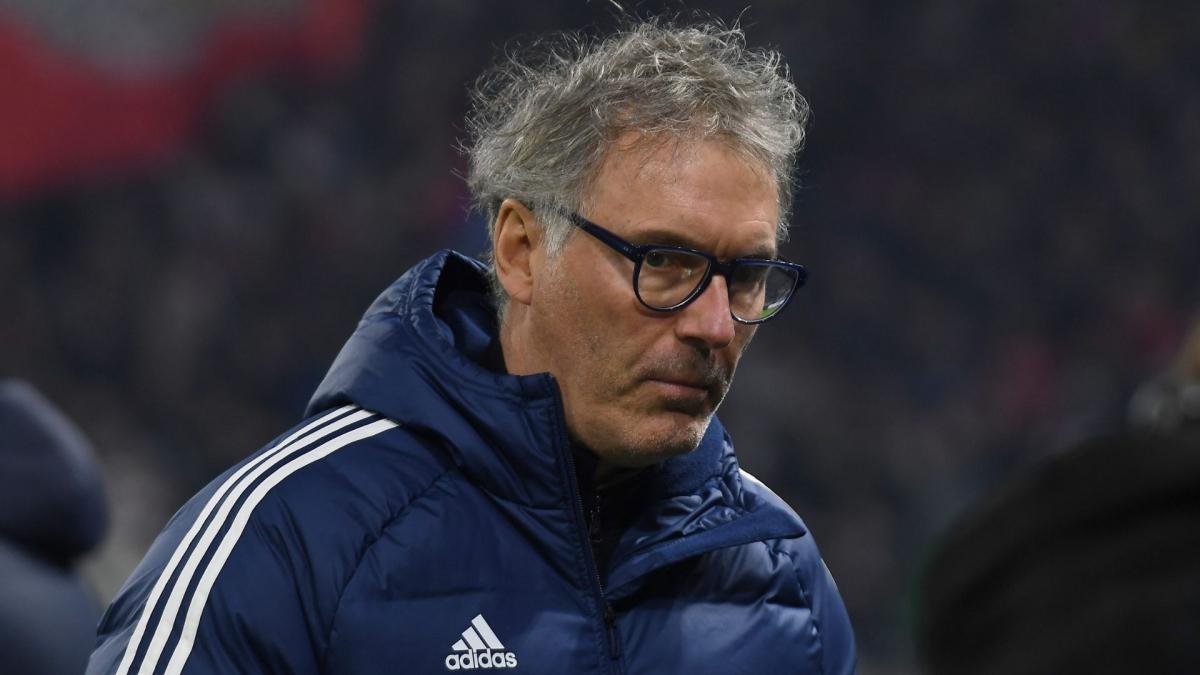 You are currently viewing Laurent Blanc défend Zidane : pourquoi le soutien compte vraiment