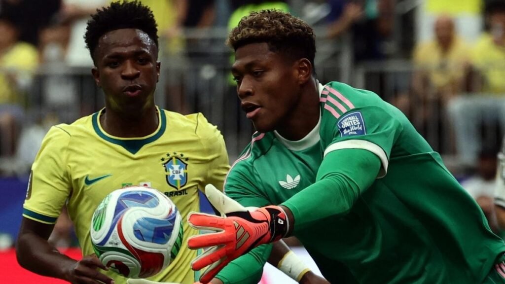 Zion Suzuki au PSG : le gardien japonais dit non à Paris