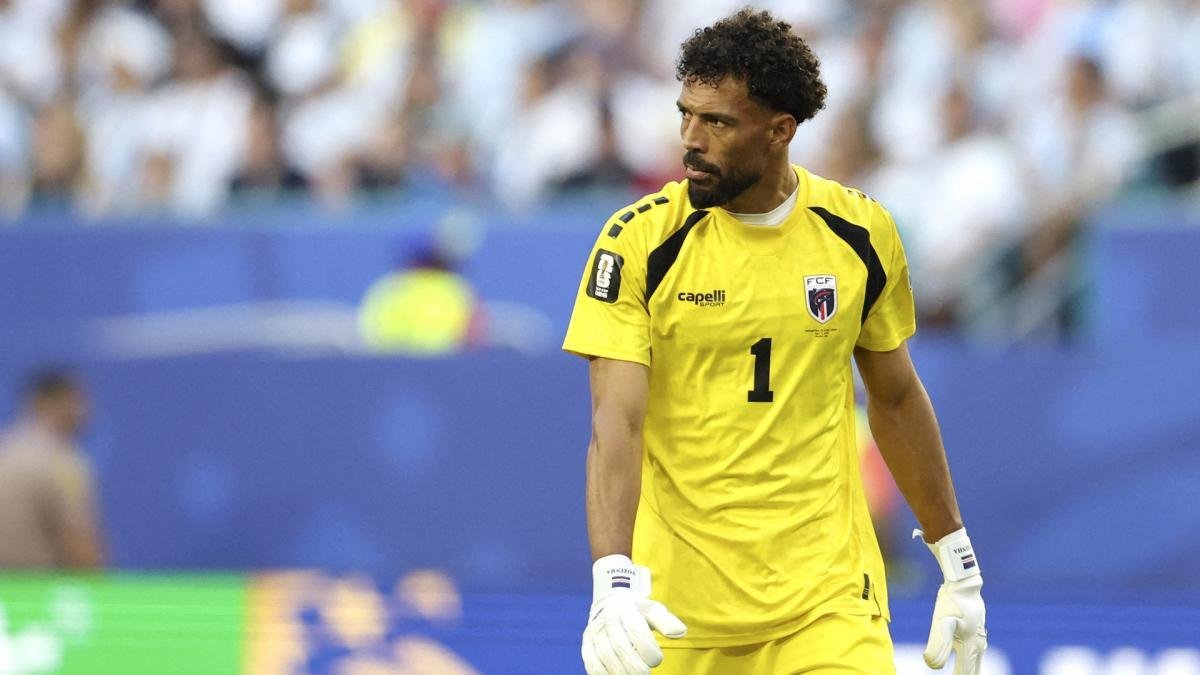 You are currently viewing Vozinha signe à Colo-Colo à 40 ans : le choix qui surprend